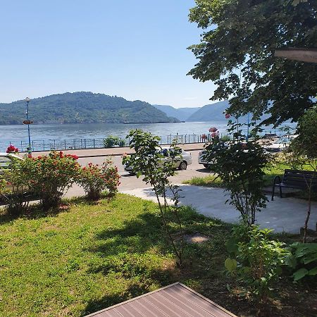 Ferienwohnung Sendy Orşova Exterior foto