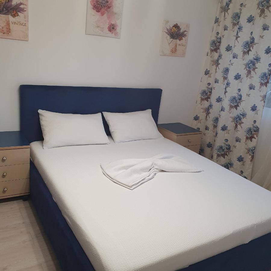 Ferienwohnung Sendy Orşova Exterior foto