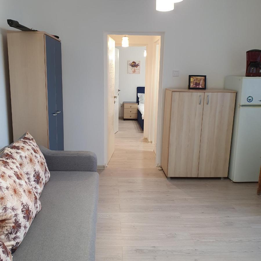 Ferienwohnung Sendy Orşova Exterior foto